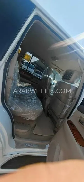 Lexus LX 2005 for Sale in Sharjah Image-7