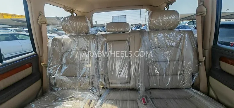Lexus LX 2005 for Sale in Sharjah Image-4