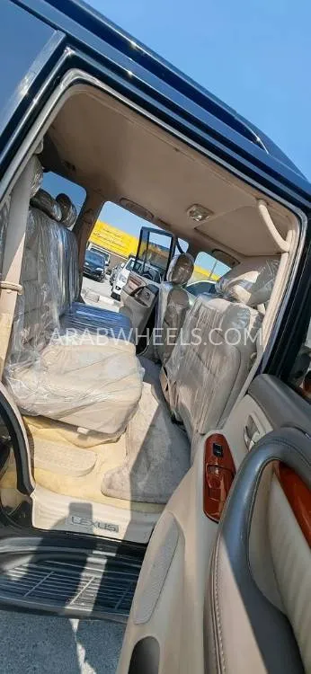 Lexus LX 2005 for Sale in Sharjah Image-10