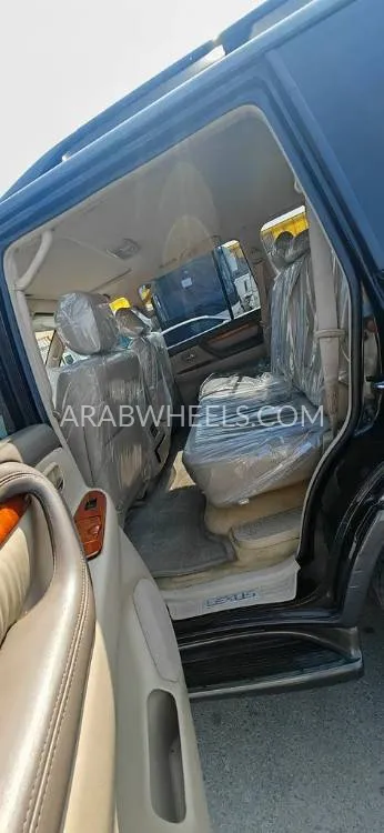 Lexus LX 2005 for Sale in Sharjah Image-13