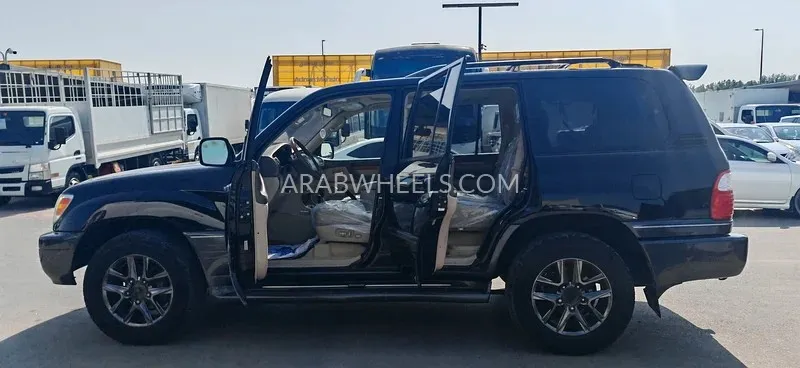 Lexus LX 2005 for Sale in Sharjah Image-15