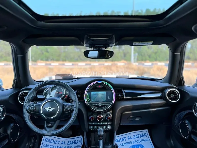 Mini Cooper 2018 for Sale in Sharjah Image-11
