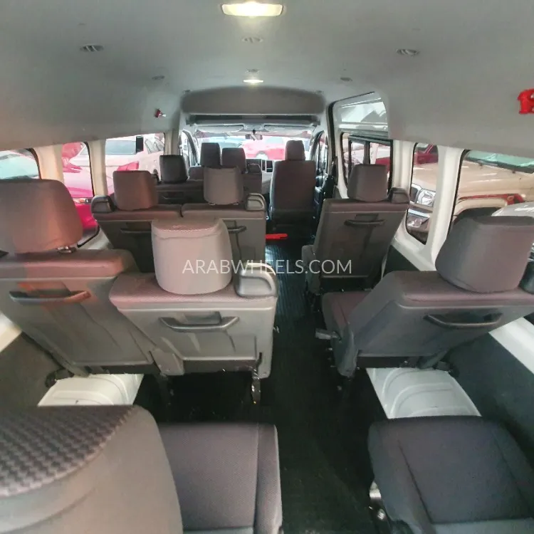 Toyota Hiace 2022 for Sale in Sharjah Image-4