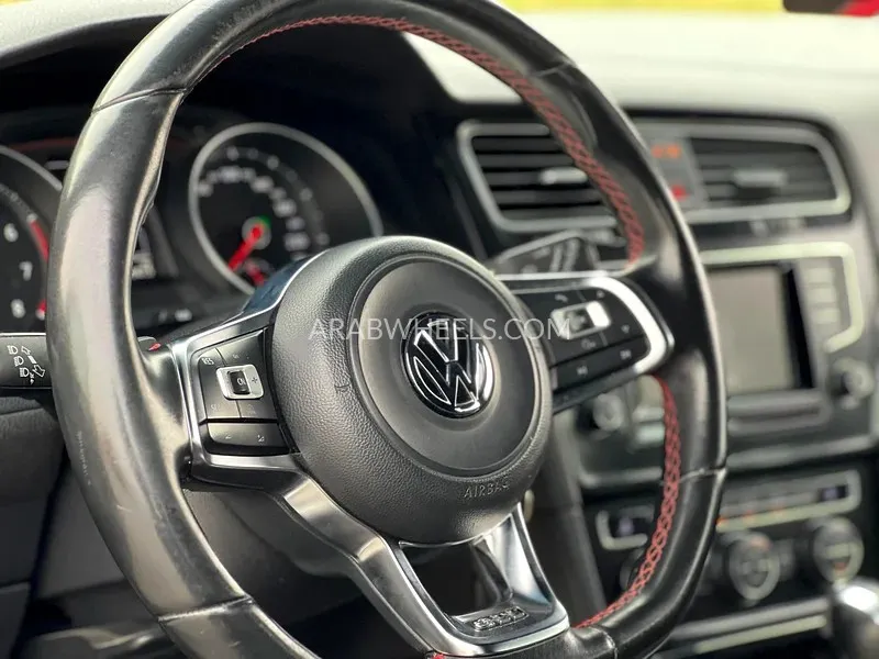 Volkswagen Golf GTI 2015 for Sale in Sharjah Image-7