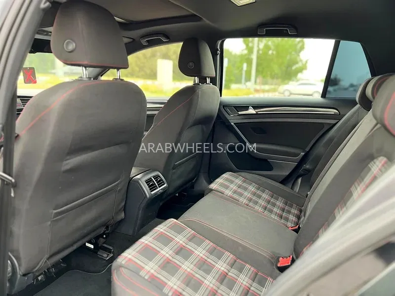 Volkswagen Golf GTI 2015 for Sale in Sharjah Image-9