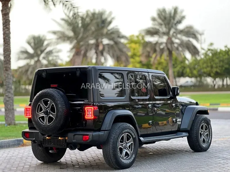 Jeep Wrangler 2018 for Sale in Sharjah Image-4