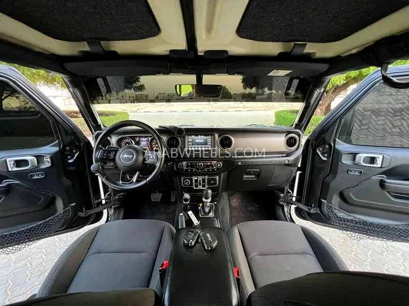 Jeep Wrangler 2018 for Sale in Sharjah Image-19