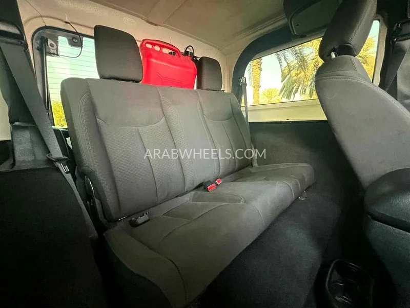 جيب رانجلر 2018 for Sale in الشارقة Image-16