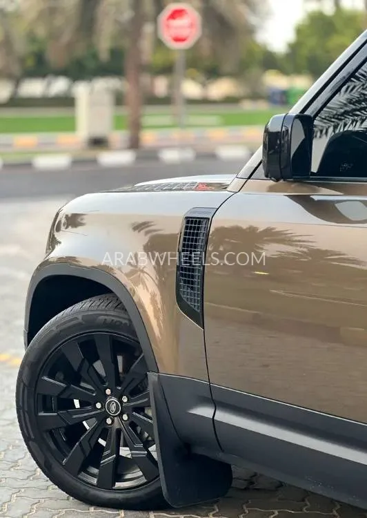 Land Rover Defender 2021 for Sale in Sharjah Image-11