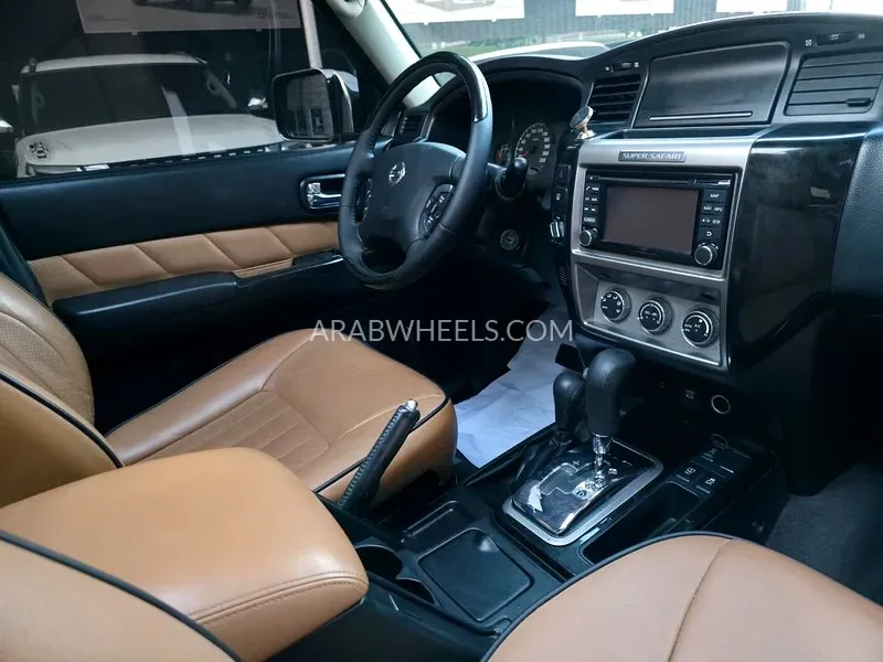 Nissan Patrol 2017 for Sale in Ajman Image-14