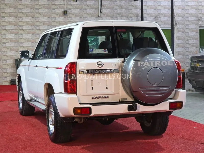Nissan Patrol 2019 for Sale in Ajman Image-11