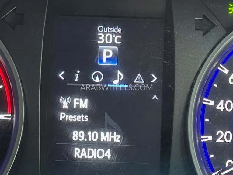 تويوتا هايلوكس 2017 for Sale in دبي Image-9