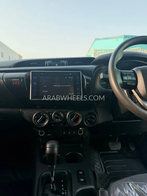 تويوتا هايلوكس 2018 for Sale in دبي Image-10