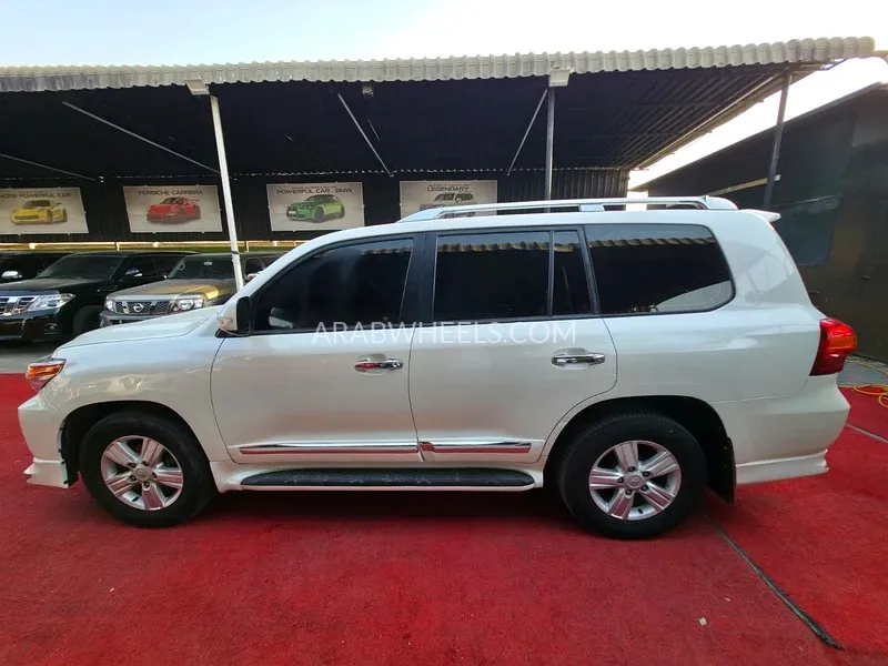 Toyota Land Cruiser 2014 for Sale in Ajman Image-6