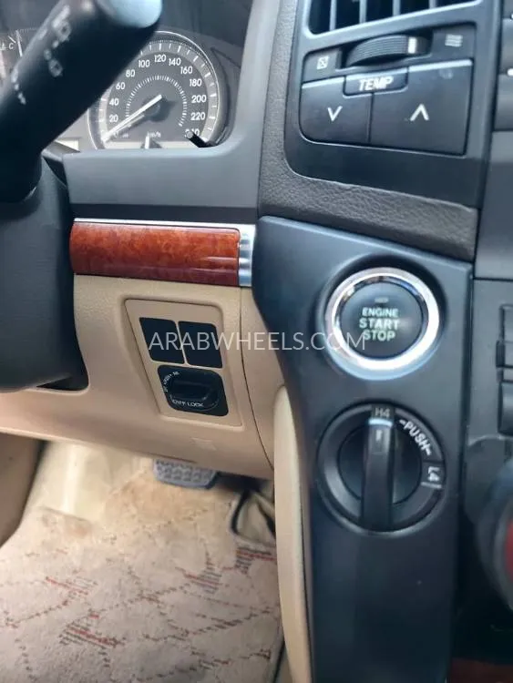 Toyota Land Cruiser 2014 for Sale in Ajman Image-19