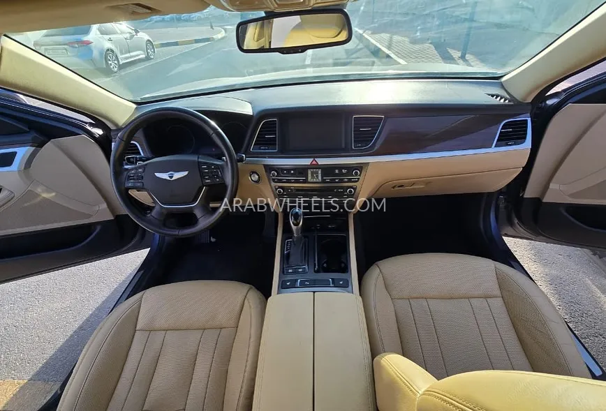 Genesis G80 2015 for Sale in Sharjah Image-5