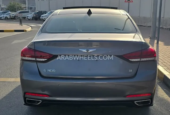 Genesis G80 2015 for Sale in Sharjah Image-7