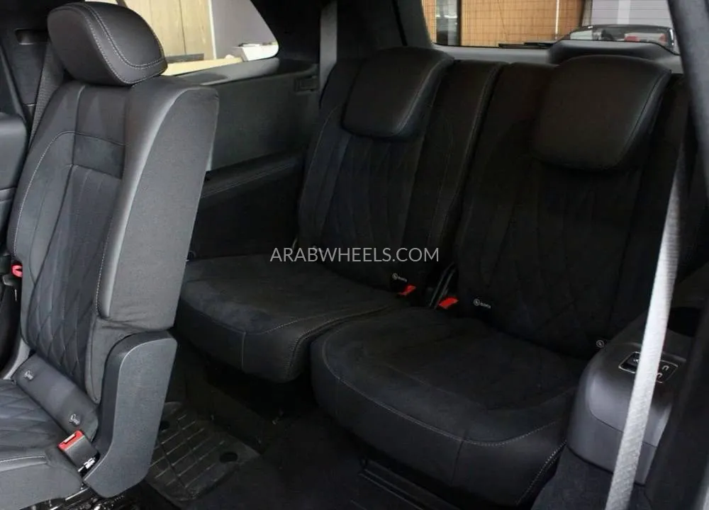مرسيدس بنز GLS 2025 for Sale in دبي Image-7
