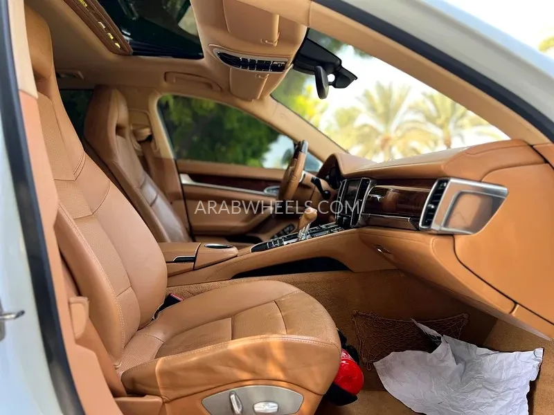 Porsche Panamera 2014 for Sale in Sharjah Image-16