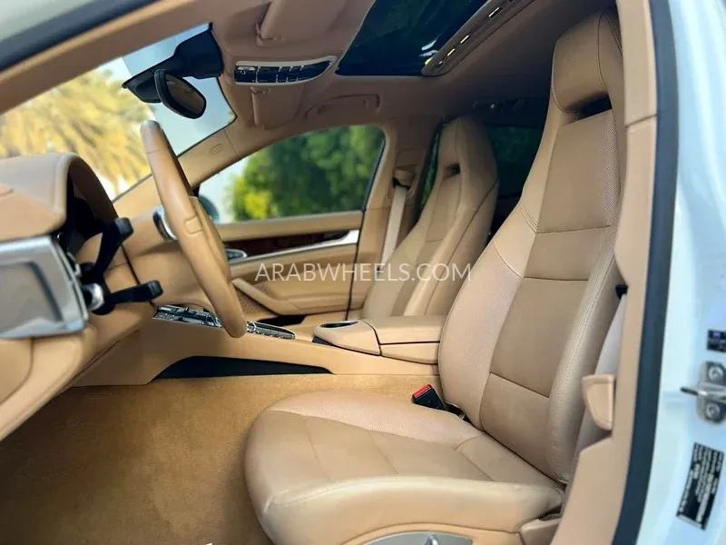 Porsche Panamera 2014 for Sale in Sharjah Image-15