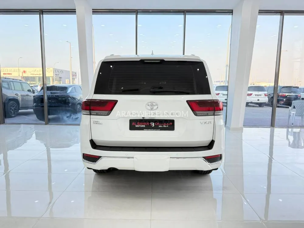 Toyota Land Cruiser 2023 for Sale in Abu Dhabi Image-5