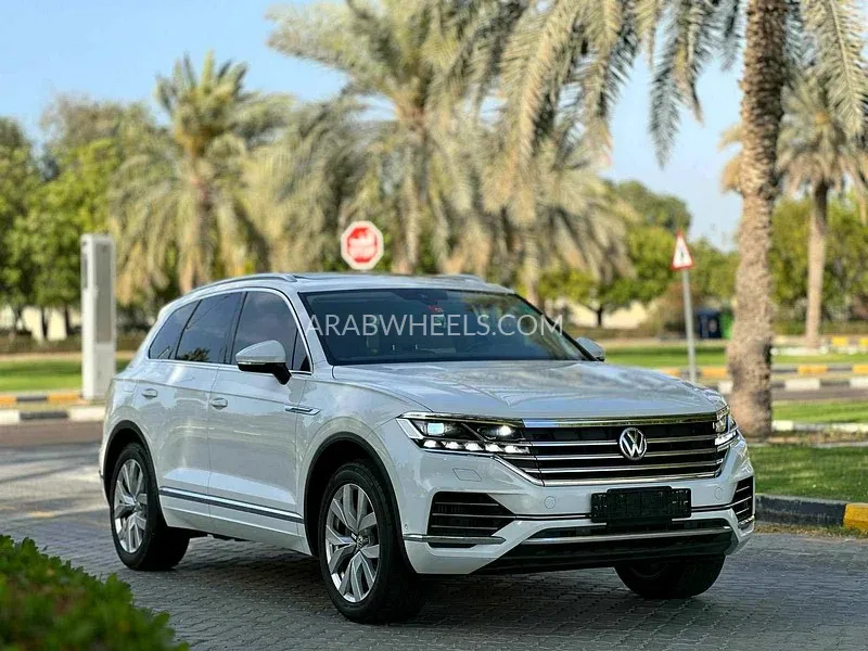 Volkswagen Touareg 2018 for Sale in Sharjah Image-2