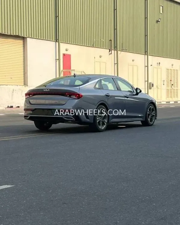 كيا K5 2022 for Sale in أم القيوين Image-9