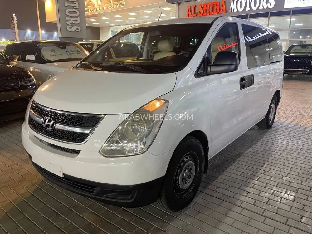 Hyundai H-1 Starex 2014 for Sale in Ajman Image-3