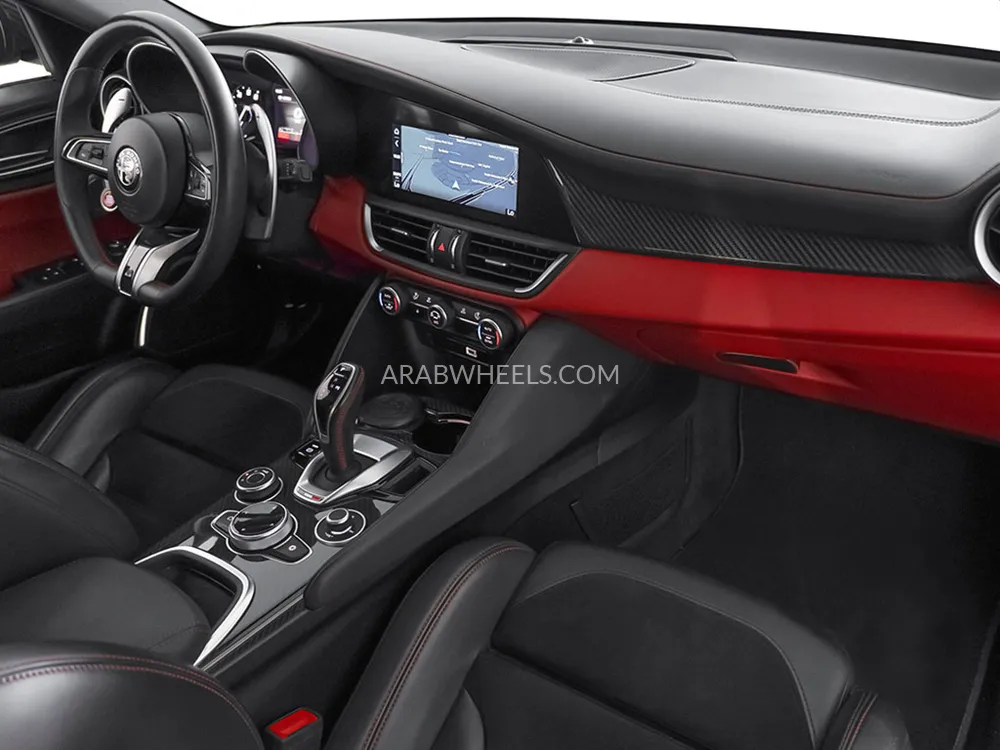 Alfa Romeo Giulia 2020 for Sale in Dubai Image-12