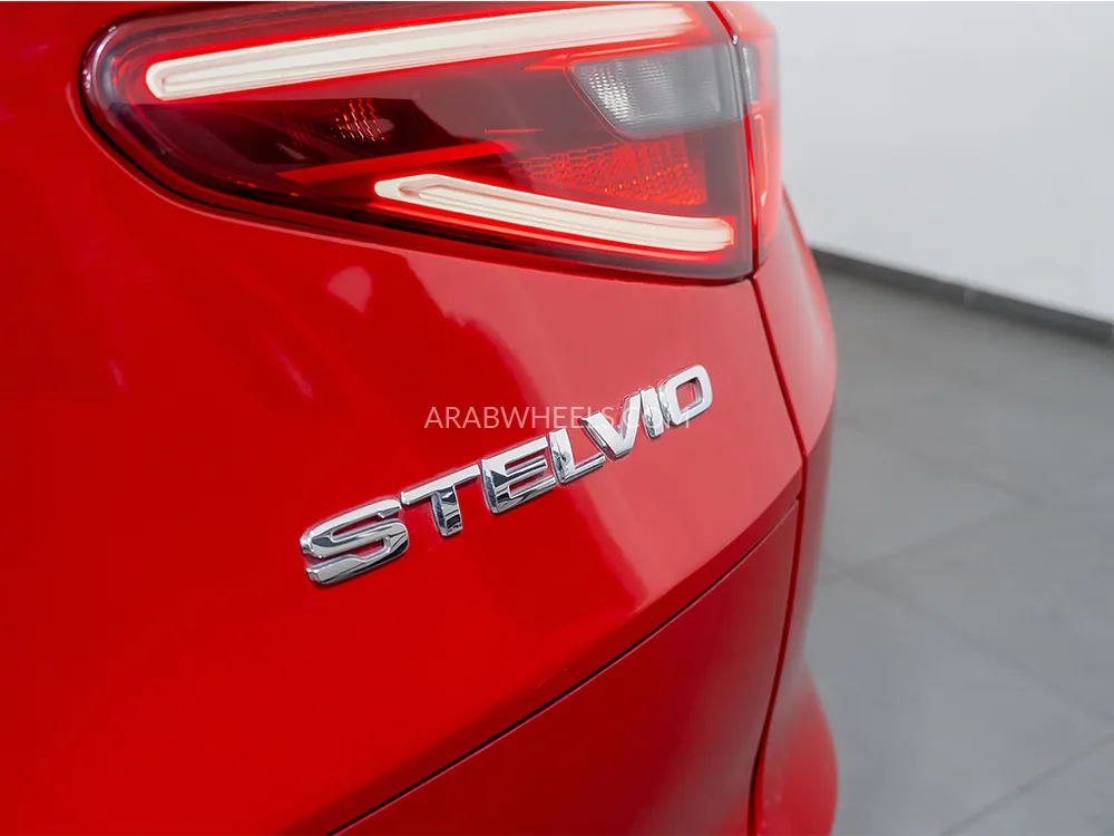 الفا روميو ستيلفيو 2023 for Sale in دبي Image-14