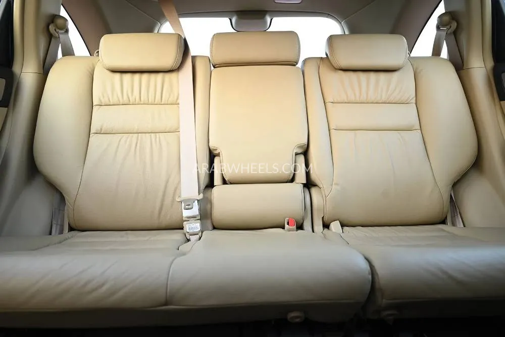 Honda CR-V 2011 for Sale in Sharjah Image-12