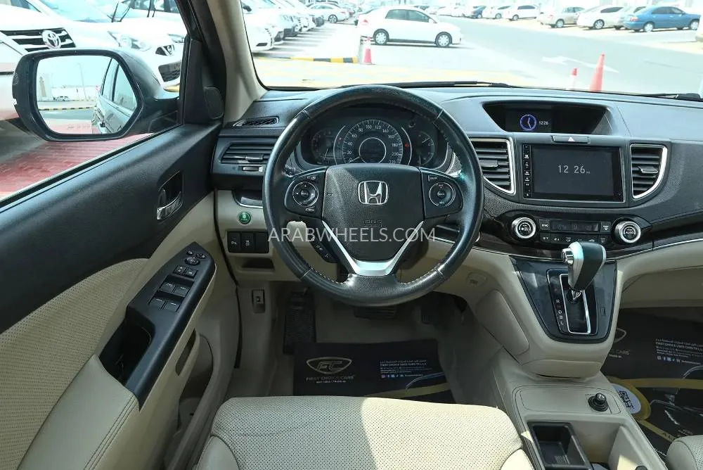 Honda CR-V 2016 for Sale in Sharjah Image-9