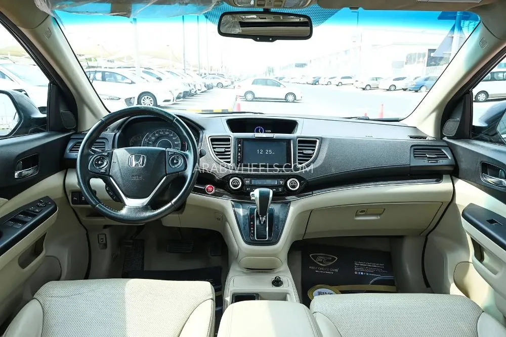 Honda CR-V 2016 for Sale in Sharjah Image-10