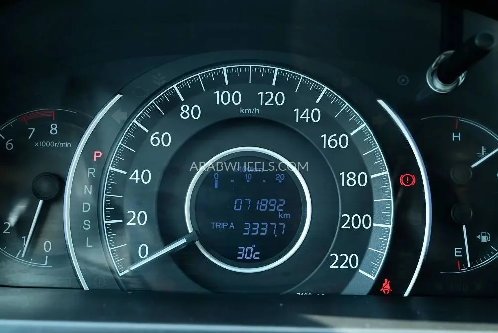 Honda CR-V 2016 for Sale in Sharjah Image-16