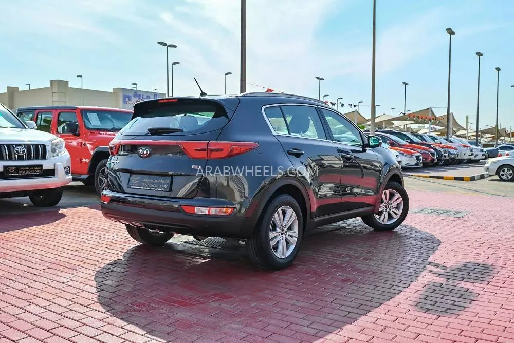 Kia Sportage 2018 for Sale in Sharjah Image-4