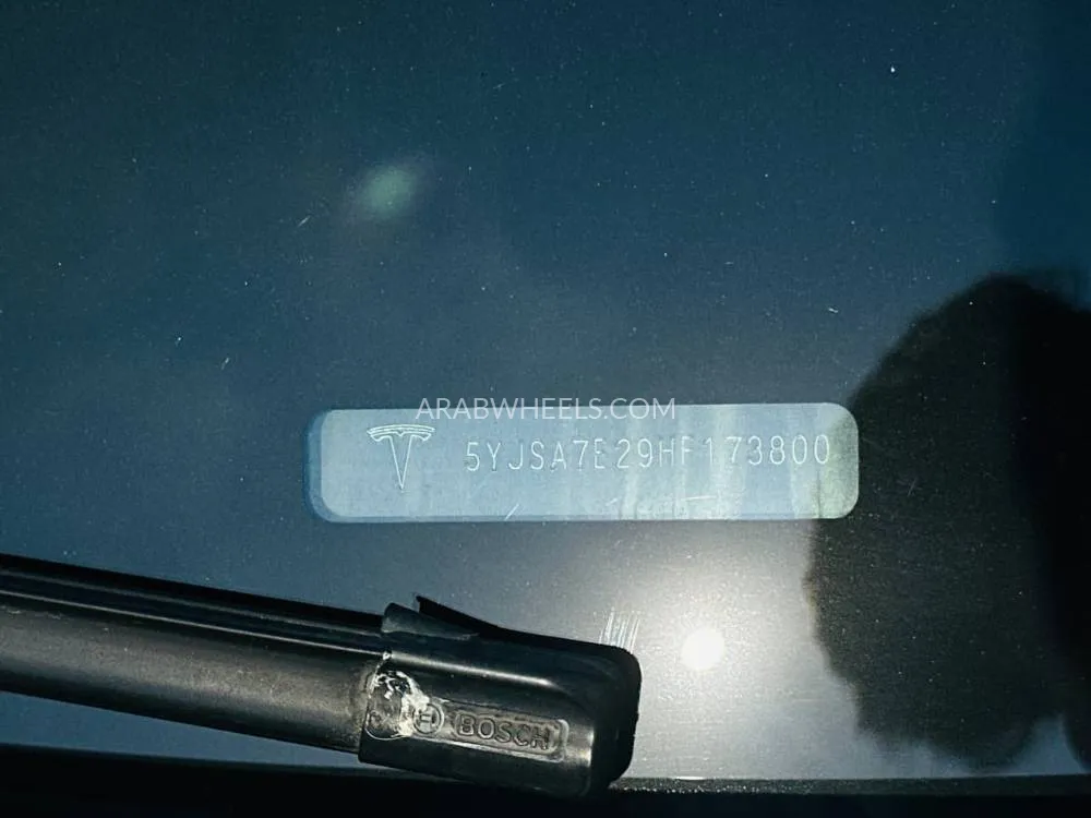 تسلا S موديل 2017 for Sale in الشارقة Image-13