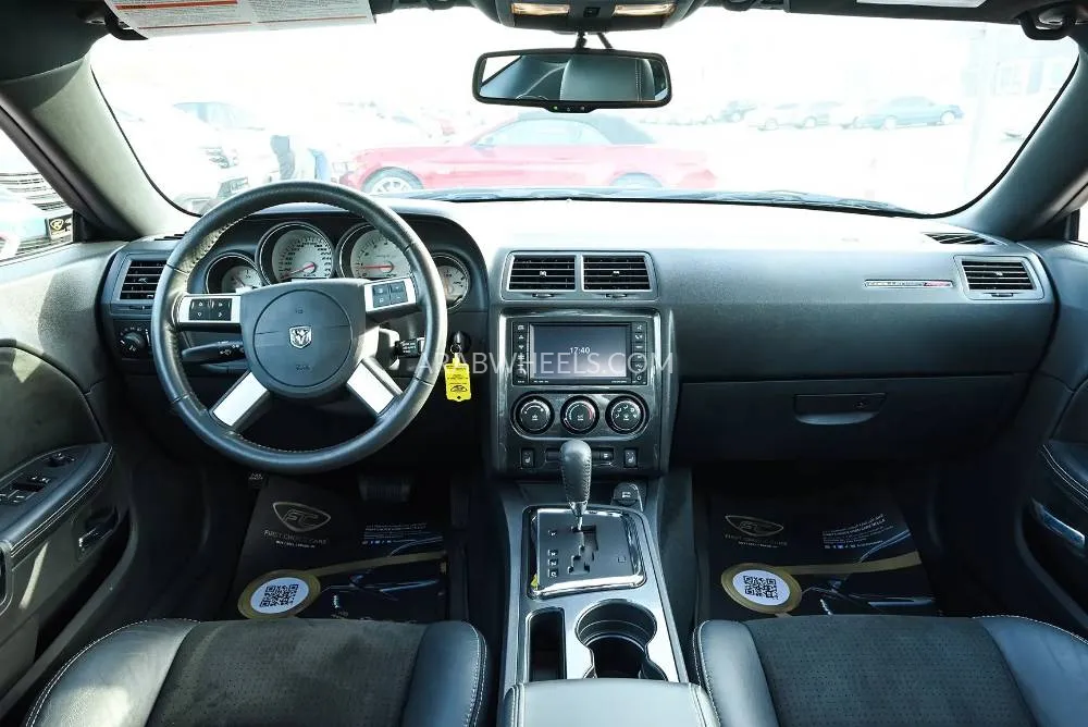 Dodge Challenger 2010 for Sale in Sharjah Image-10