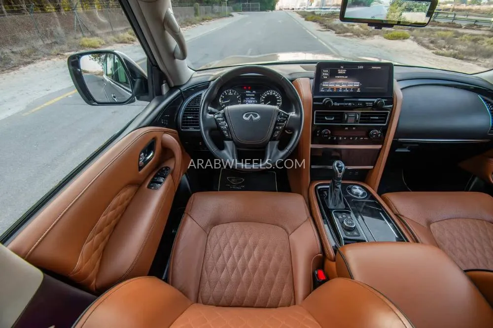 Infiniti QX80 2023 for Sale in Sharjah Image-9