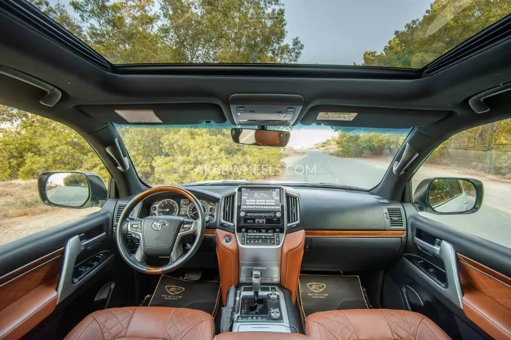 Toyota Land Cruiser 2016 for Sale in Sharjah Image-8