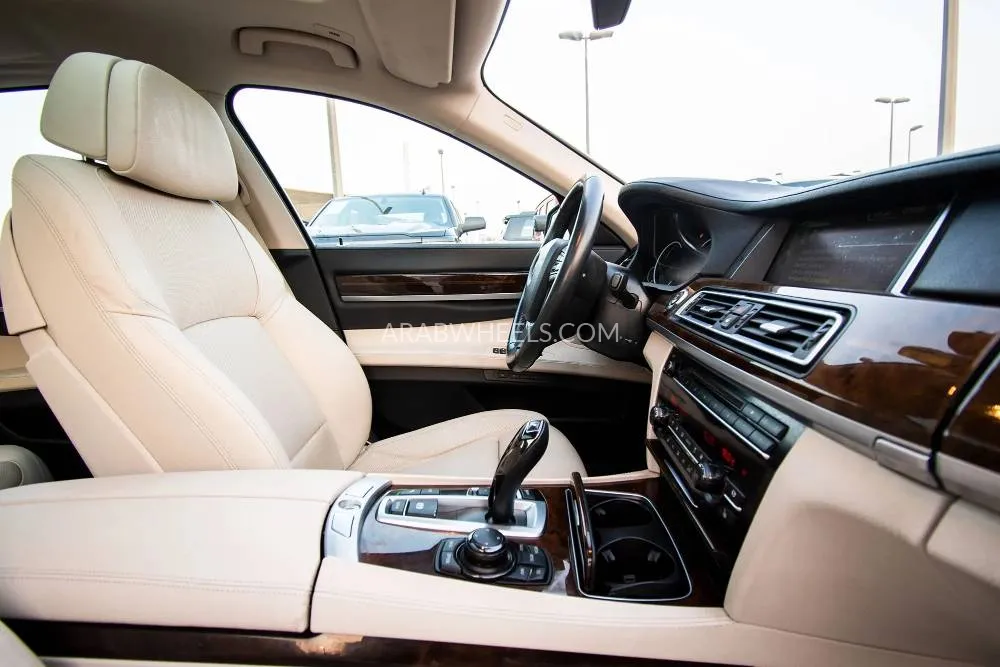 BMW 7 series 2013 for Sale in Sharjah Image-11