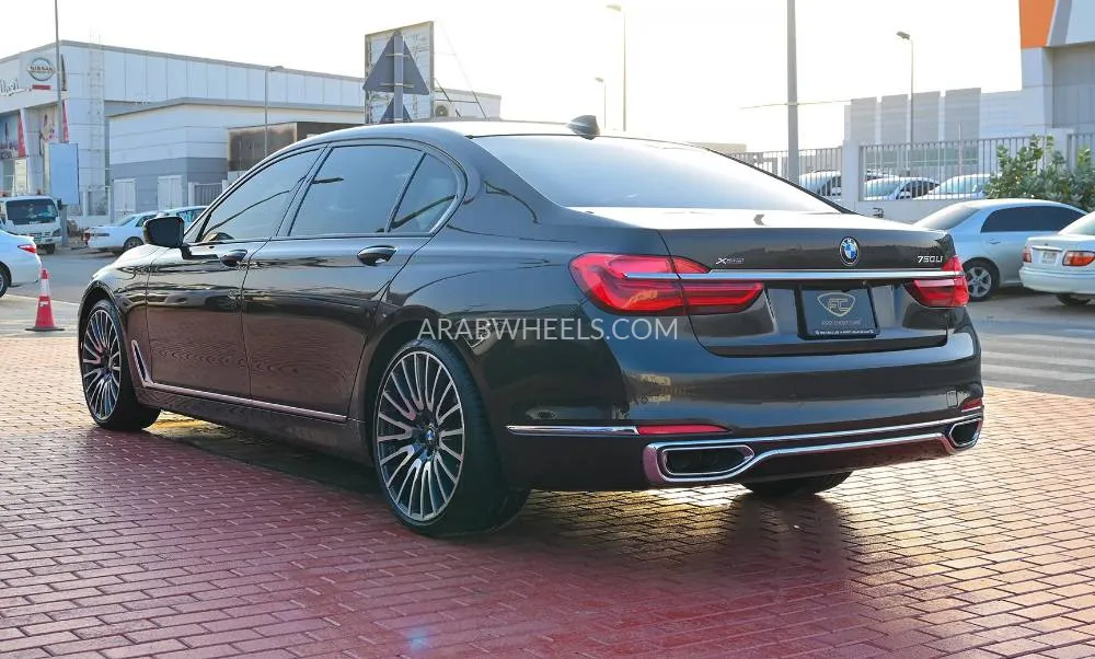 BMW 7 series 2016 for Sale in Sharjah Image-4