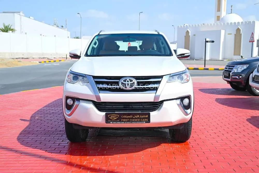 Toyota Fortuner 2017 for Sale in Sharjah Image-7
