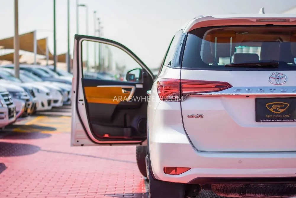 Toyota Fortuner 2019 for Sale in Sharjah Image-6