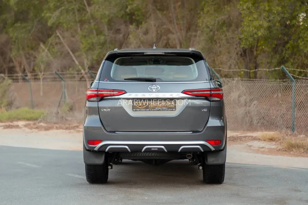 Toyota Fortuner 2022 for Sale in Sharjah Image-7