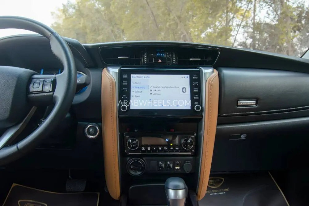 Toyota Fortuner 2022 for Sale in Sharjah Image-17