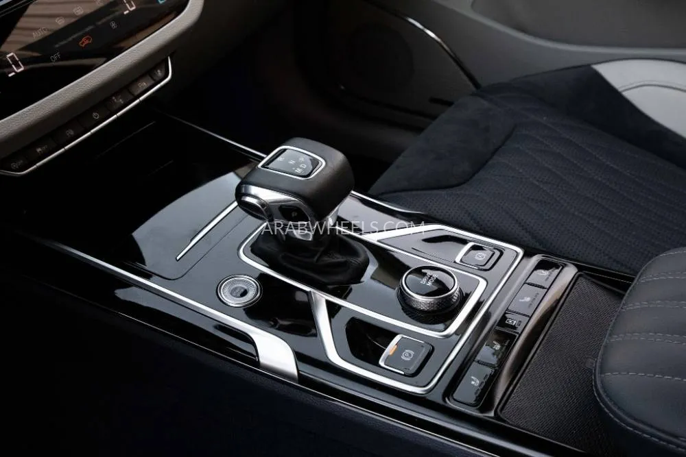 Hongqi HS5 2023 for Sale in Dubai Image-10