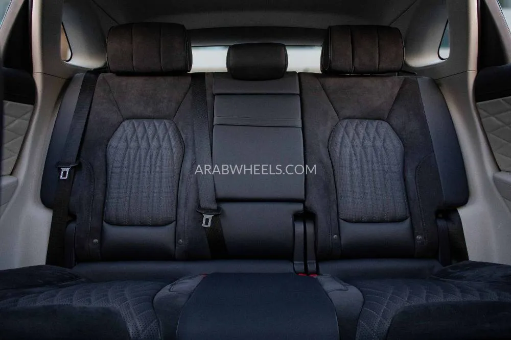 Hongqi HS5 2023 for Sale in Dubai Image-12