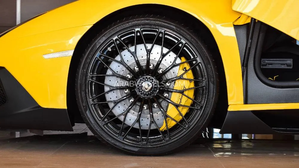 لامبورغيني أفينتادور 2016 for Sale in دبي Image-6