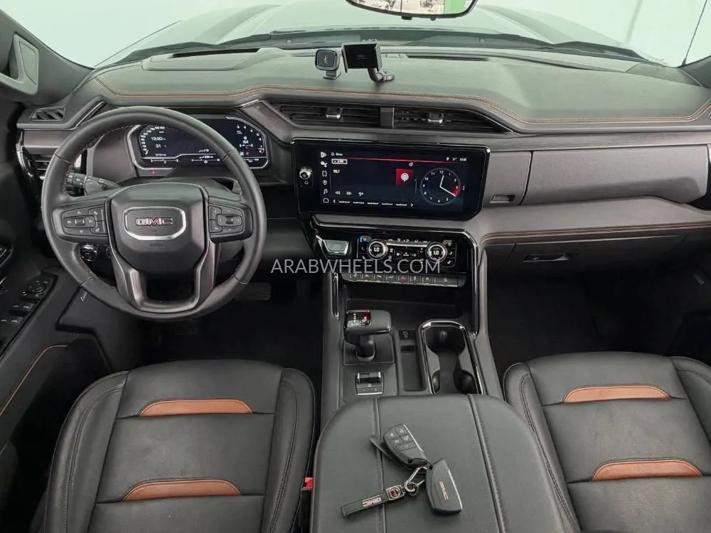 GMC Sierra 2023 for Sale in Abu Dhabi Image-9