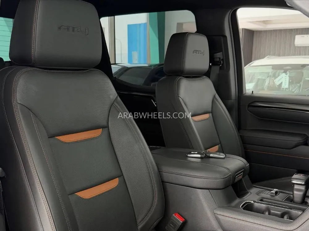 GMC Sierra 2023 for Sale in Abu Dhabi Image-11